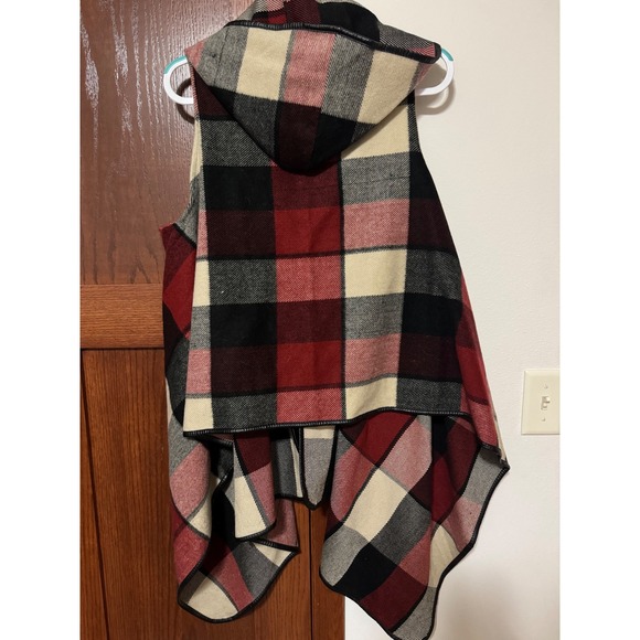 Quagga Womens Buffalo Plaid Hooded Poncho Vest Red Black Toggle One Size - Picture 2 of 7